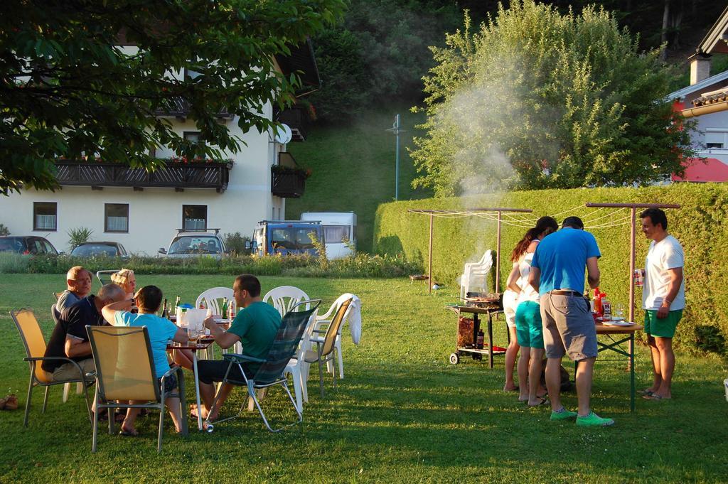 Haus Peter Bed & Breakfast Latschach ober dem Faakersee Екстериор снимка